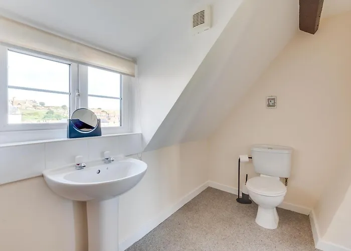 3 Bed In Oc-w009 * Whitby